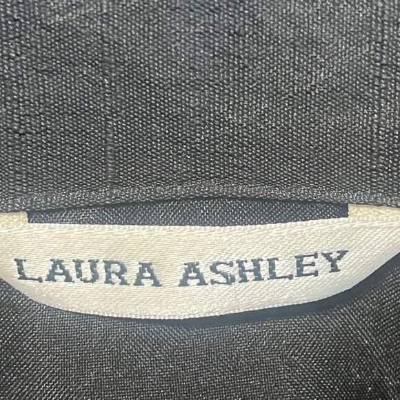 Laura Ashley Black Embroidered and Beaded Floral Print Raw Silk Blend Jacket Siz - Picture 7 of 8